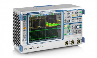 Rohde & Schwarz RTE1102 (RTE1000 Series) oscilloscope - above